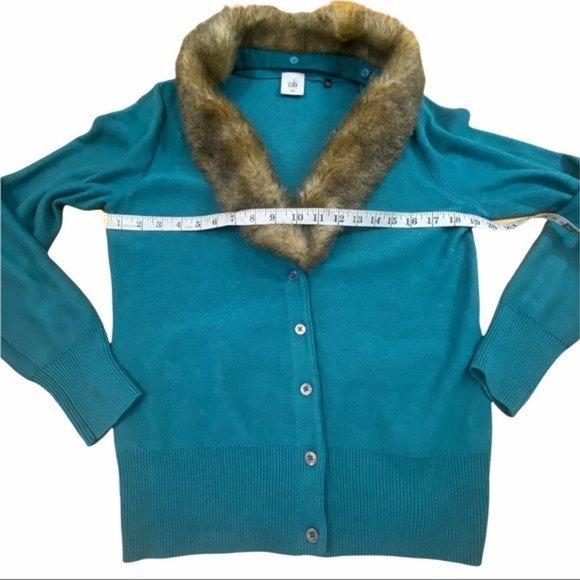 CAbi Tearoom Cardigan w/faux fur collar removable Medium Teal Green EUC - Picture 10 of 14